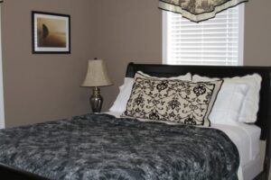 Cabin 1 – Water's Edge bed image