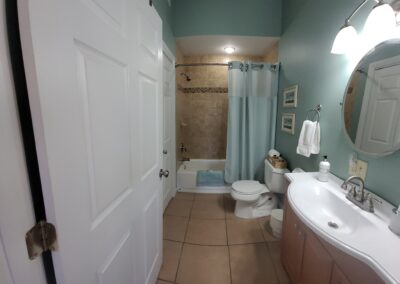 Pinnon Lake Cabins Bathroom view
