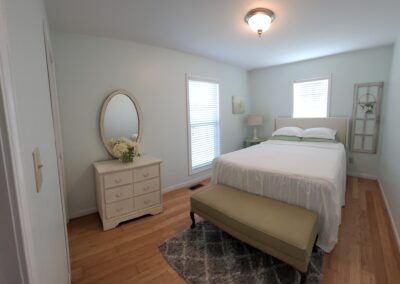 Pinnon Lake Cabins bedroom 2